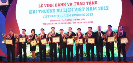 Lễ Vinh danh và Trao tặng Giải thưởng Du lịch Việt Nam 2012 (4/12/2013 tại Khách sạn Grand Plaza)